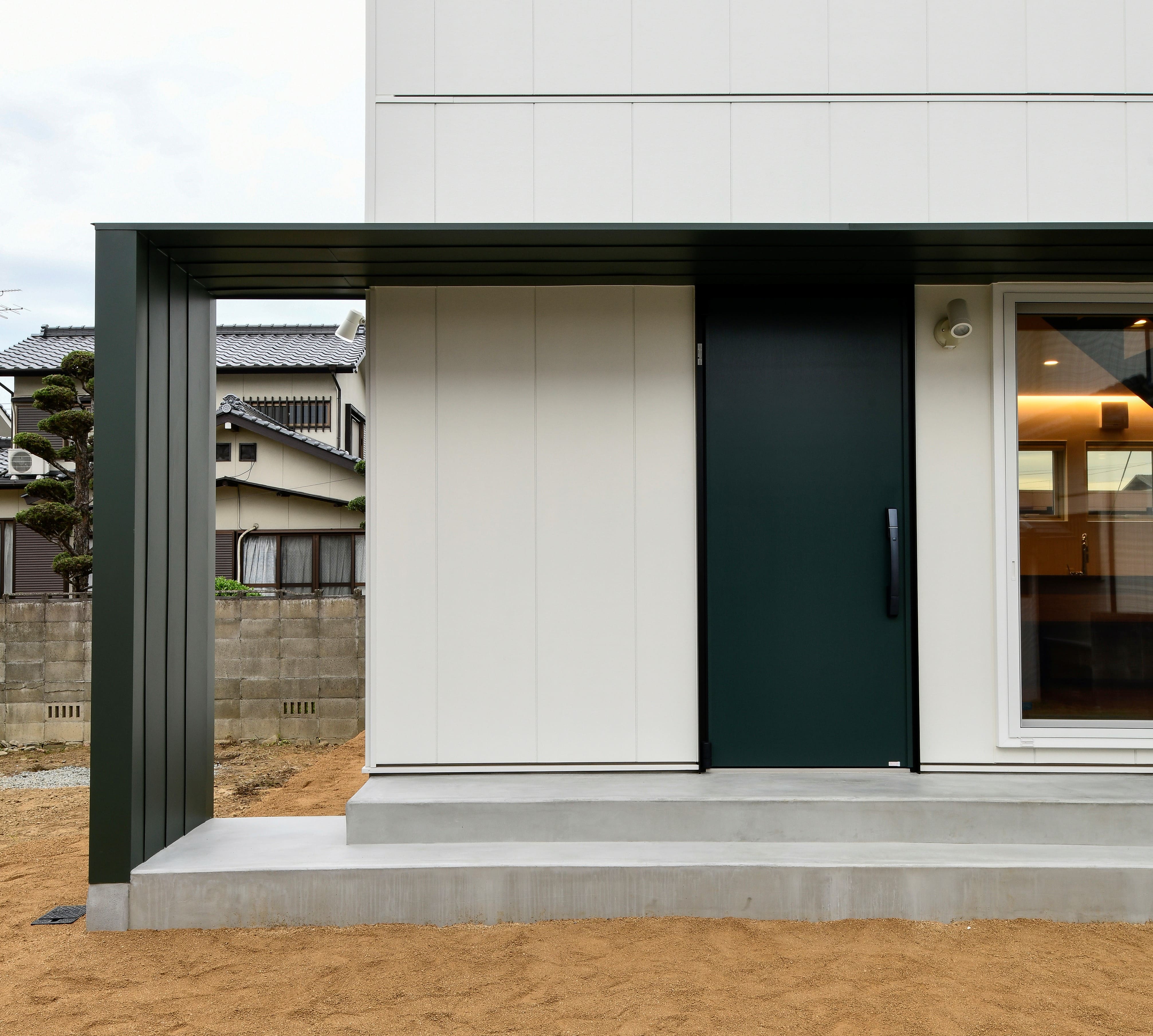 岡山の注文住宅のプロが絶賛するおしゃれな玄関ポーチ７選 岡山で注文住宅のかっこいいデザイン 設計施工なら建房