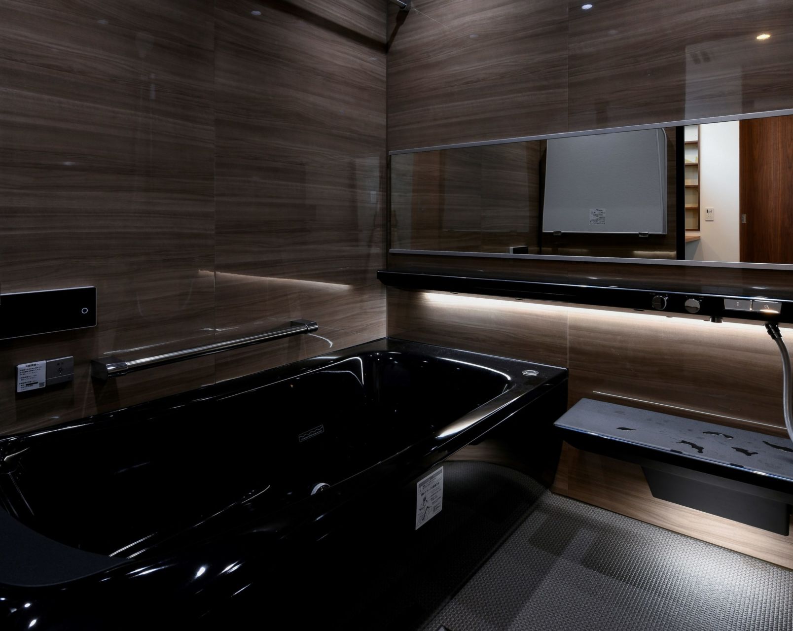 オシャレなお風呂空間はこれで決まり あなたが求める実績をご紹介 岡山で注文住宅のかっこいいデザイン 設計施工なら建房